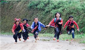 Những gam màu sáng từ bức tranh giáo dục nơi vùng khó Lai Châu