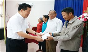 Đoàn công tác UBDT thăm, tặng quà Tết tại tỉnh Ninh Thuận và Bình Thuận