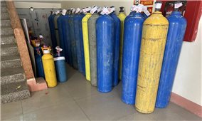 Thu giữ gần 50 bình khí cười tại thành phố Lào Cai
