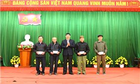 Thứ trưởng, Phó Chủ nhiệm UBDT Y Vinh Tơr thăm, chúc Tết đồng bào DTTS tỉnh Bắc Giang