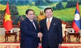 Thủ tướng Phạm Minh Chính chào Tổng Bí thư, Chủ tịch nước Lào