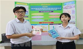 Hai học sinh với đề tài khoa học giúp giảm áp lực trong học tập