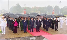 Lãnh đạo Đảng, Nhà nước vào Lăng viếng Chủ tịch Hồ Chí Minh; tưởng niệm các Anh hùng liệt sĩ