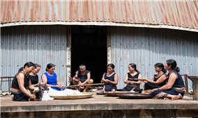 Người Gia Rai gìn giữ nghề dệt truyền thống