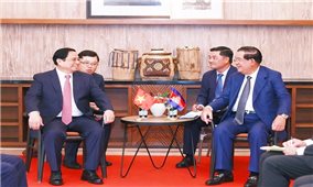 Thủ tướng Phạm Minh Chính gặp Thủ tướng Campuchia