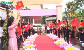 Hoàng hậu vương quốc Bỉ Mathilde thăm học sinh vùng cao Lào Cai