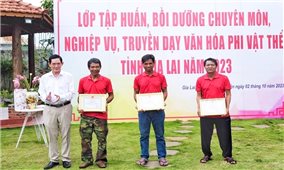 Gia Lai trao chứng nhận cho 23 học viên lớp truyền dạy văn hóa phi vật thể