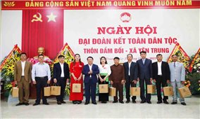 Bộ trưởng, Chủ nhiệm UBDT Hầu A Lềnh chung vui Ngày hội Đại đoàn kết tại Thạch Thất, Hà Nội