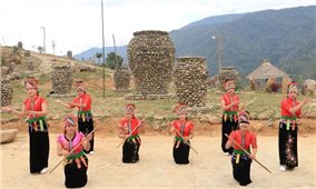 Sơn La: Tổ chức lớp học tiếng dân tộc La Ha theo hình thức truyền khẩu cho hơn 100 học viên