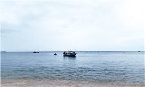 Quảng Bình: Khẩn trương tìm kiếm ngư dân mất tích trên biển