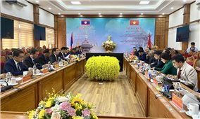 Kon Tum: Ký kết biên bản ghi nhớ về hợp tác giữa tỉnh Kon Tum và tỉnh Chăm-Pa-Sắc