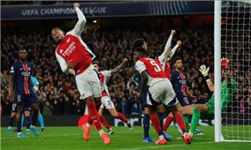 Cúp C1 châu Âu: Hạ gục Paris Saint-Germain, Arsenal có thắng lợi đầu tay