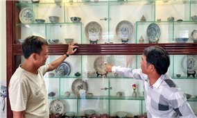 Đến làng chài ven biển Quảng Ngãi chiêm ngưỡng cổ vật quý hiếm