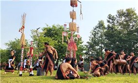 Nam Trà My (Quảng Nam): “Trình làng” bộ trang phục truyền thống chuẩn của người Ca Dong, Xơ Đăng, Mơ Nâm