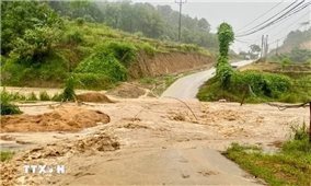 Yên Bái: Mưa lớn khiến giao thông bị chia cắt, thiệt hại tài sản, 17 hộ dân bị cô lập