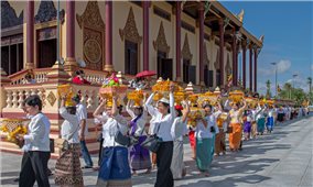 Tâm nguyện dâng y Kathina, gìn giữ nét đẹp Phật giáo Nam tông Khmer Nam Bộ