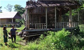Khu bảo tồn và phát huy giá trị văn hóa thôn Làng Teng hoang tàn, đổ nát