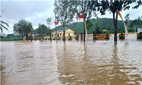 Hàng chục nghìn học sinh Nghệ An vẫn chưa thể tới trường