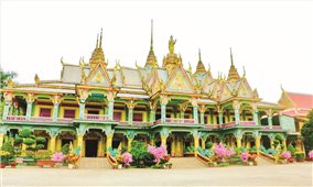 Về Cần Thơ chiêm bái tượng Phật khổng lồ và khám phá vẻ đẹp văn hóa Khmer