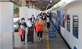 Nhiều chính sách ưu đãi hỗ trợ hành khách mua vé tàu Tết Bính Ngọ 2026