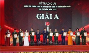 Chủ tịch nước dự Lễ trao giải Cuộc thi Chính luận về Bảo vệ nền tảng tư tưởng của Đảng lần thứ Năm