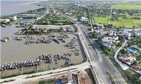 Ninh Bình cấm biển, di dời dân tránh bão số 11