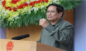 Thủ tướng: Khẩn trương xây dựng lại 1.900 nhà sập đổ, 67.000 nhà tốc mái cho đồng bào miền Trung