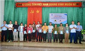 Gia Lai: Tặng hơn 1.000 thẻ BHYT cho người dân có hoàn cảnh khó khăn