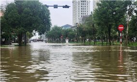 Mưa lớn, nhiều tuyến đường ở TP. Huế ngập cục bộ