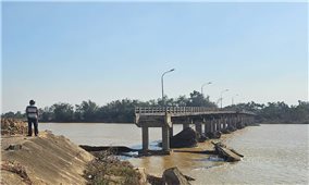 Đà Nẵng công bố tình trạng khẩn cấp thiên tai tại nhiều điểm sạt lở nguy hiểm