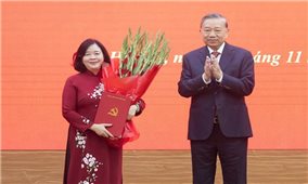 Đồng chí Bùi Thị Minh Hoài giữ chức Bí thư Đảng ủy Mặt trận Tổ quốc, các đoàn thể Trung ương