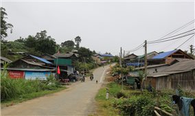 Những người lấp đầy “vùng trũng” về pháp luật ở bản làng miền núi Nghệ An