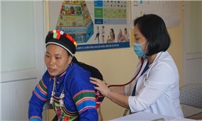 Lào Cai triển khai nhiều chính sách trong khám chữa bệnh đối với hộ nghèo, hộ DTTS