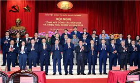 Gắn công tác nghiên cứu lý luận, đào tạo cán bộ với thực tiễn phát triển đất nước