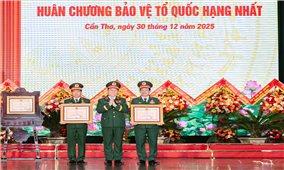 Lực lượng vũ trang Quân khu 9 đón nhận Huân chương Bảo vệ Tổ quốc hạng Nhất