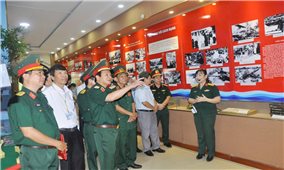 Khai mạc Triển lãm chuyên đề “80 năm vang mãi bản hùng ca” tại TP. Cần Thơ