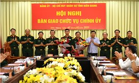 Kiên Giang: Hội nghị bàn giao chức vụ Chính ủy Bộ Chỉ huy Quân sự tỉnh