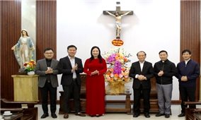 Thanh Hóa: Lãnh đạo tỉnh chúc mừng Tòa Giám mục Giáo phận tỉnh dịp Lễ Thánh Quan Thầy