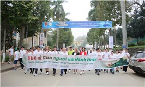 Hơn 1.000 thanh niên trong nước và quốc tế đi bộ để bảo vệ môi trường