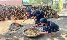Gốm Yang Tao - Nghệ thuật từ đôi tay người phụ nữ M'nông