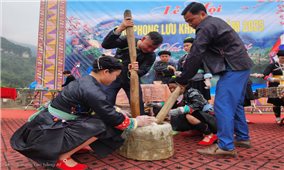 Mèo Vạc tổ chức Hội thi giã bánh giày năm 2025