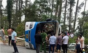 Lật xe khách ở Tam Đảo: 3 người tử vong và nhiều người bị thương nặng