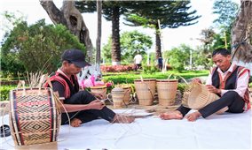 Gia Lai: Tổ chức cuộc thi nghề đan lát, dệt thổ cẩm và ẩm thực truyền thống