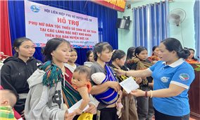 Hội LHPN Đức Cơ (Gia Lai) trao kinh phí hỗ trợ cho 59 phụ nữ DTTS sinh đẻ an toàn