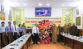 Lãnh đạo UBND tỉnh Bình Định thăm các tổ chức Phật giáo nhân dịp Lễ Phật đản