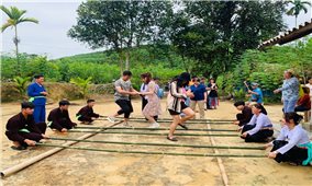 Đồng bào vùng cao Quảng Nam làm du lịch cộng đồng