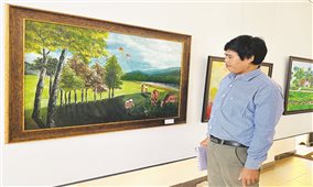 Họa sĩ KPă Tý: Gìn giữ “hồn cốt” văn hóa Ê Đê qua nét vẽ