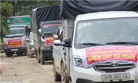 Những chuyến xe “đong đầy” nghĩa đồng bào chở về vùng lũ
