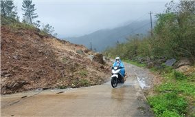 Nhiều đường giao thông tại xã vùng cao Măng Ri bị sạt lở, nguy cơ đứt gãy