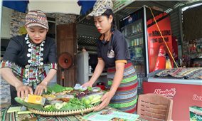 Một ngày ở bản Còi Đá